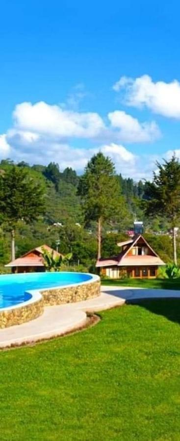 Hassinger Ranch Cabanas Oxapampa Eksteriør billede