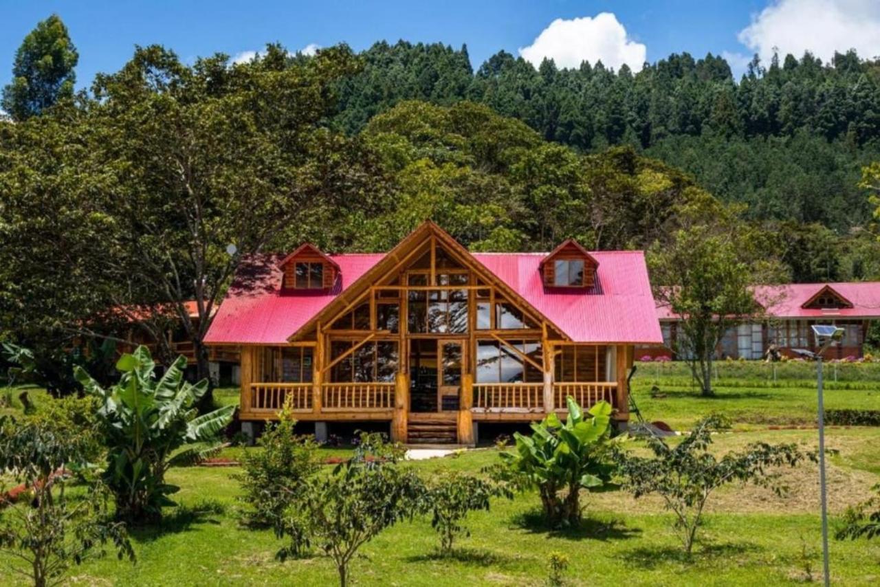 Hassinger Ranch Cabanas Oxapampa Eksteriør billede